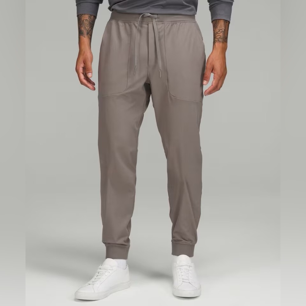 Lululemon Men ABC Jogger in Carbon Dust size small